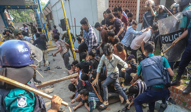 সচিবালয়ে ভাঙচুর-হত্যাচেষ্টার অভিযোগে ১২০০ জনের বিরুদ্ধে মামলা