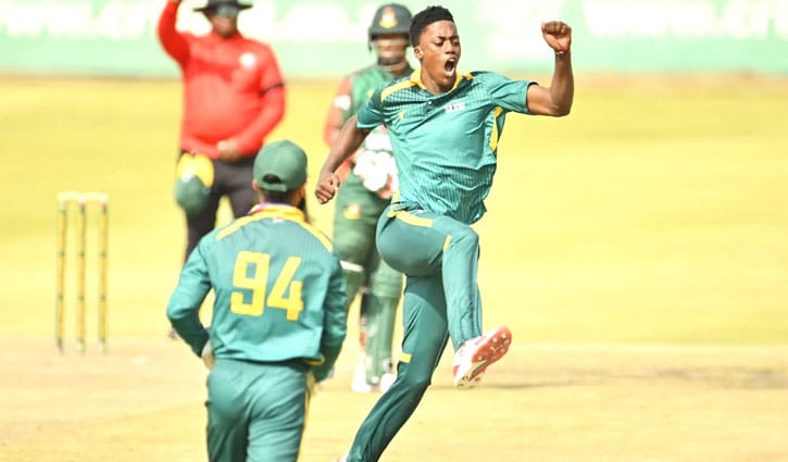 ব্যাটিং ব্যর্থতায় যুবাদের হোঁচট