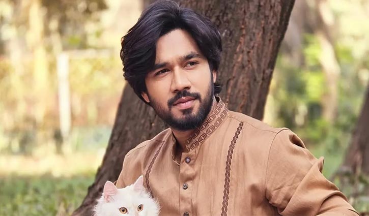 আল্লাহর গজব পড়ুক : খায়রুল বাসারের আবেগঘন পোস্ট