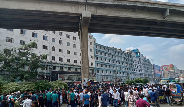 সেনাবাহিনীর হস্তক্ষেপে ৫ ঘণ্টা পর বনানীতে যান চলাচল শুরু সেনাবাহিনীর হস্তক্ষেপে ৫ ঘণ্টা পর বনানীতে যান চলাচল শুরু