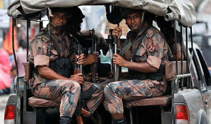 গোপালগঞ্জে ৪ প্লাটুন বিজিবি মোতায়েন গোপালগঞ্জে ৪ প্লাটুন বিজিবি মোতায়েন