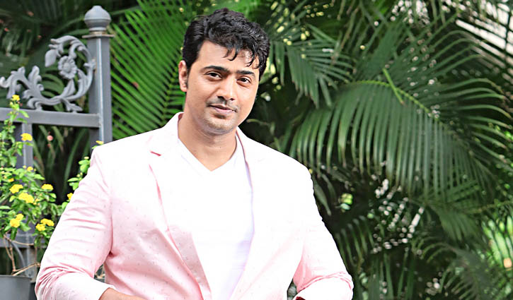 দেবের দিকে একবারও তাকাননি শুভশ্রী, তারপর...