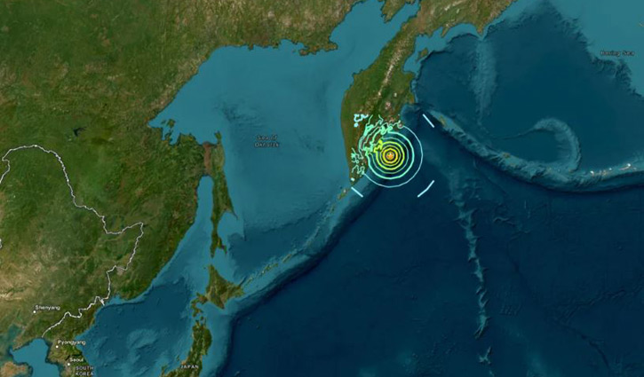 Earthquake of 7.4 magnitude strikes off Russia
