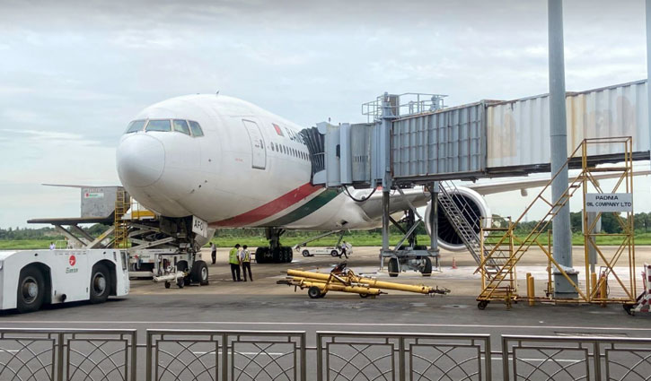 Biman flight returns to Chattogram after takeoff