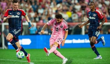 Messi scores twice to break MLS scoring record in Miami win