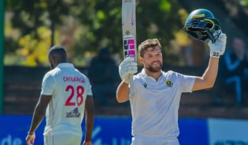 Mulder hits triple century on captaincy debut