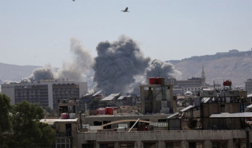 Israel launches heavy airstrikes in Damascus