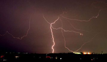 Lightning strikes kill 33 people in Bihar