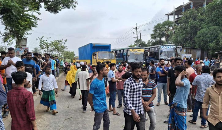 Police clash with protesting workers in Sreepur