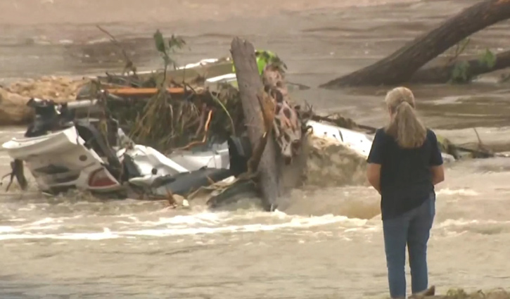 Texas floods death toll tops 100