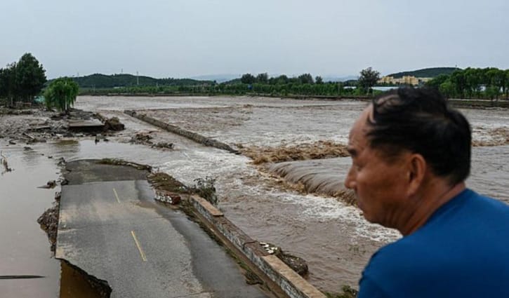30 dead in Beijing following heavy rain in China