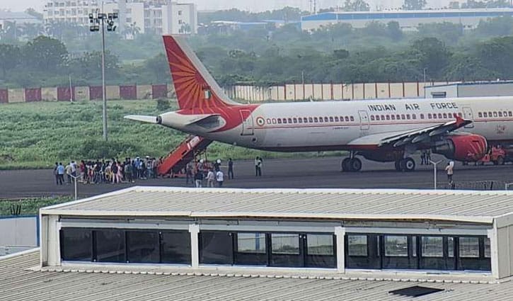 250 Bangladeshi immigrants deported to Dhaka from Gujarat