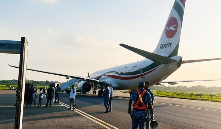 Bomb scare on plane was fake Bomb scare on plane was fake