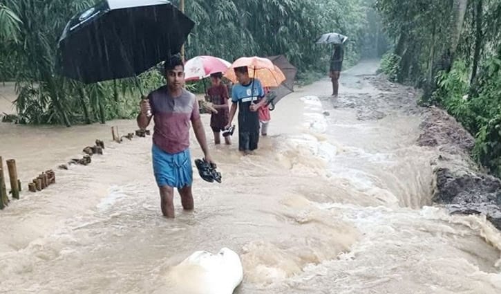 ফেনীতে বন্যা মোকাবিলায় ব্যর্থতায় বিভিন্ন সংগঠনের ক্ষোভ