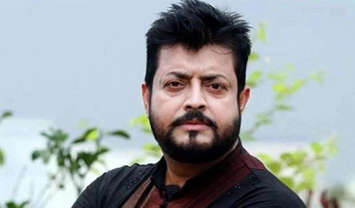 ‘কীসের ভিত্তিতে পুরস্কার নিচ্ছেন, নিজেকে প্রশ্ন করেছেন’