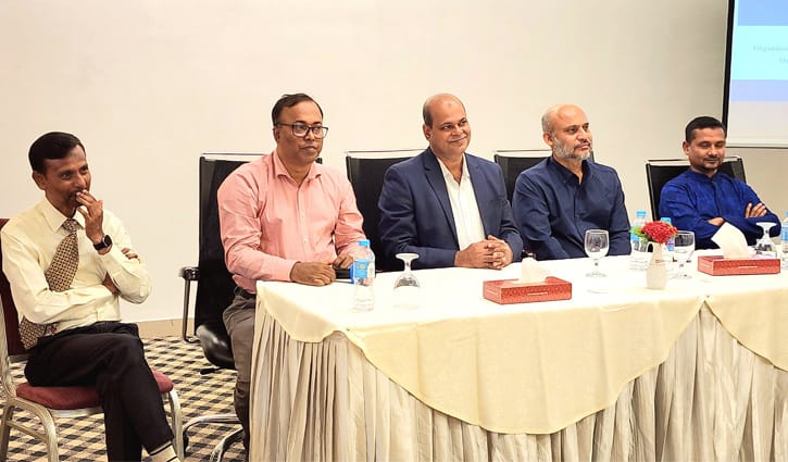 প্রশিক্ষণ শুধু পেশাগত জ্ঞান নয়, দায়িত্ববোধও বাড়ায় প্রশিক্ষণ শুধু পেশাগত জ্ঞান নয়, দায়িত্ববোধও বাড়ায়