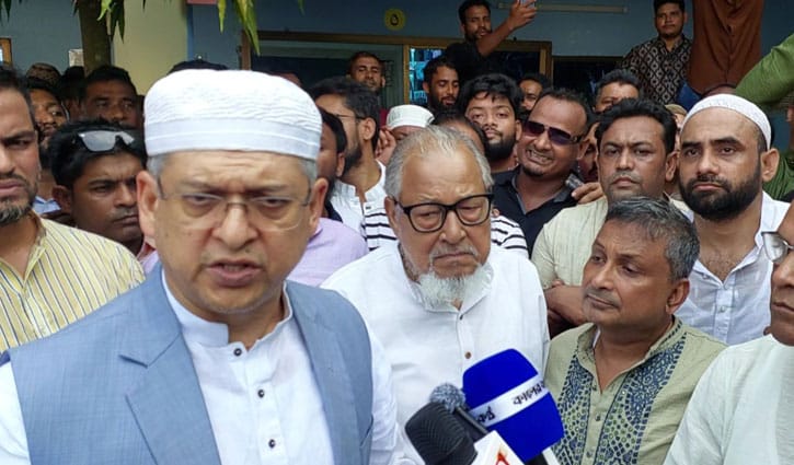 ফ্যাসিবাদবিরোধী আন্দোলনে হেফাজতের বিরাট অবদান ছিল: সালাহউদ্দিন আহমেদ