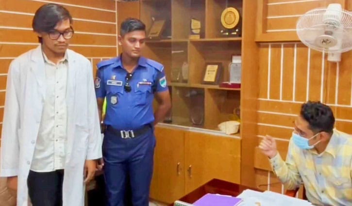 যশোরে ভুয়া ইন্টার্ন চিকিৎসক আটক যশোরে ভুয়া ইন্টার্ন চিকিৎসক আটক