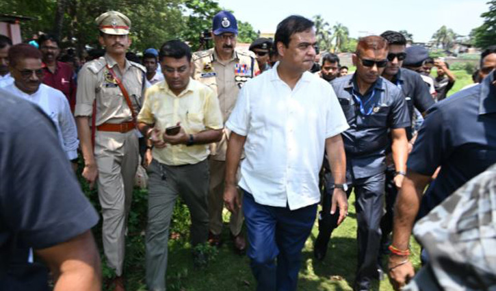 আসামে দেখামাত্র গুলির নির্দেশ 