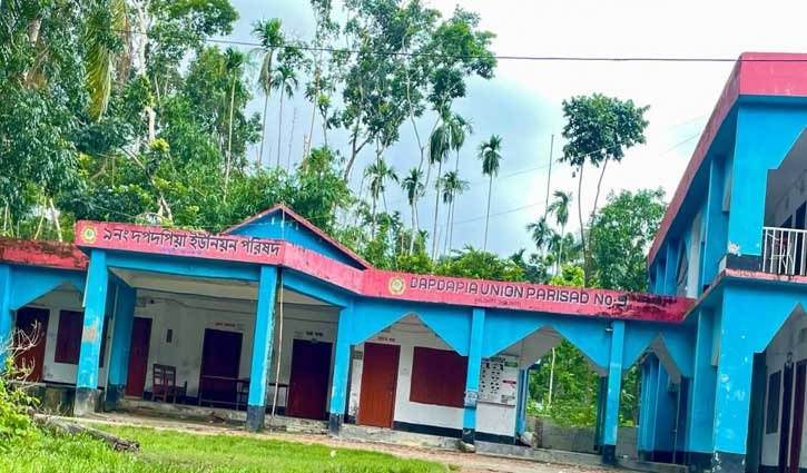 ঝালকাঠিতে ইউপি কার্যালয়ে তালা, জনগণ সেবা বঞ্চিত