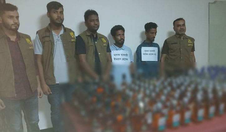 কভার্ডভ্যানে মিলল ১৬০ বোতল ভারতীয় মদ কভার্ডভ্যানে মিলল ১৬০ বোতল ভারতীয় মদ