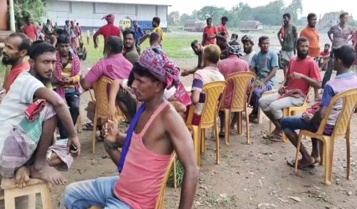 দাবি মেনে নেওয়ায় কাজে ফিরলেন পানামা বন্দরের শ্রমিকরা দাবি মেনে নেওয়ায় কাজে ফিরলেন পানামা বন্দরের শ্রমিকরা
