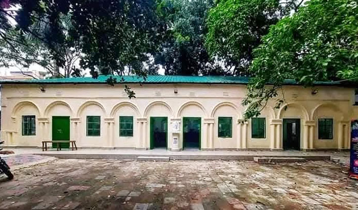 ৮ ছাত্র সংগঠনের কার্যালয় মধুর ক্যান্টিন ৮ ছাত্র সংগঠনের কার্যালয় মধুর ক্যান্টিন