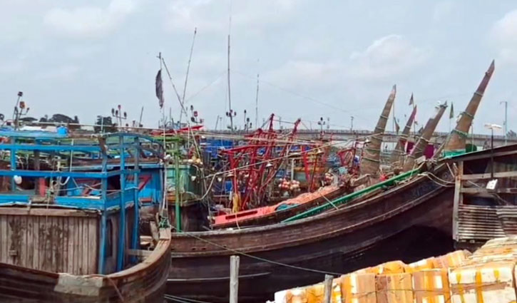 ৫৮ দিন পর সাগর যাত্রার প্রস্তুতি জেলেদের ৫৮ দিন পর সাগর যাত্রার প্রস্তুতি জেলেদের
