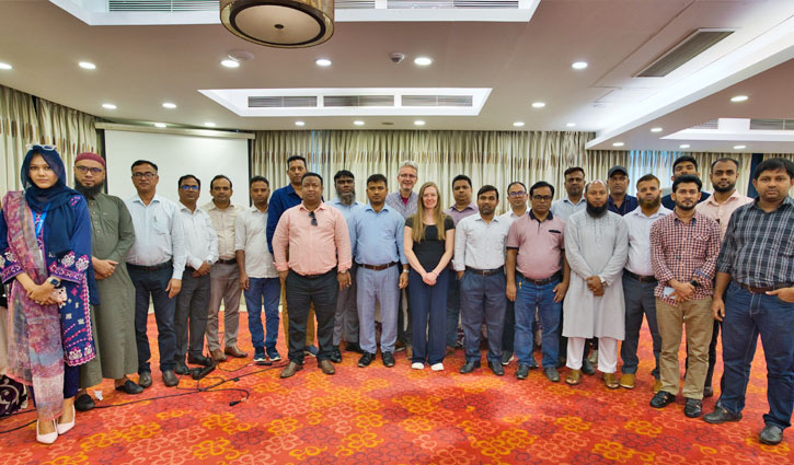 হাঁস-মুরগীর বাচ্চা উৎপাদনের মাত্রাতিরিক্ত ওঠা-নামা বড় চ্যালেঞ্জ হাঁস-মুরগীর বাচ্চা উৎপাদনের মাত্রাতিরিক্ত ওঠা-নামা বড় চ্যালেঞ্জ