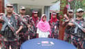 সাতক্ষীরায় ৬ স্বর্ণের বারসহ নারী আটক