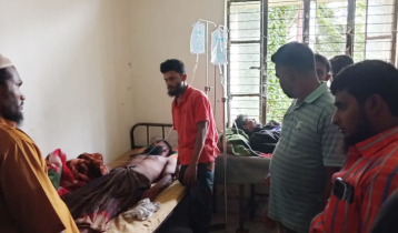 ট্রলার ডুবি: রাতভর সমুদ্রে ভাসছিল ৩ জেলে ট্রলার ডুবি: রাতভর সমুদ্রে ভাসছিল ৩ জেলে