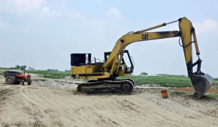 কুষ্টিয়ায় নদী থেকে বালু তোলায় যুবকের কারাদণ্ড কুষ্টিয়ায় নদী থেকে বালু তোলায় যুবকের কারাদণ্ড