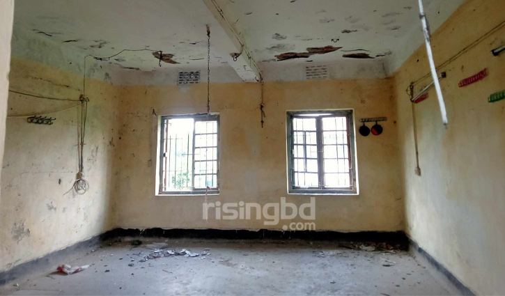 ঢাকা মেডিকেল কলেজ বন্ধ ঘোষণা, শিক্ষার্থীদের হলত্যাগের নির্দেশ