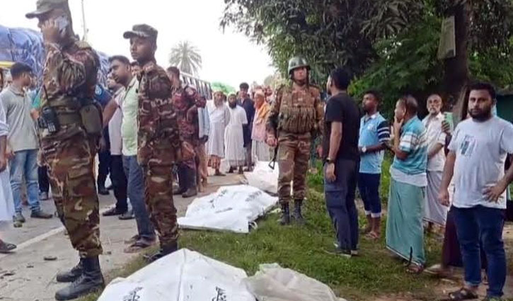 Bus-truck collision leaves 5 dead in Dinajpur