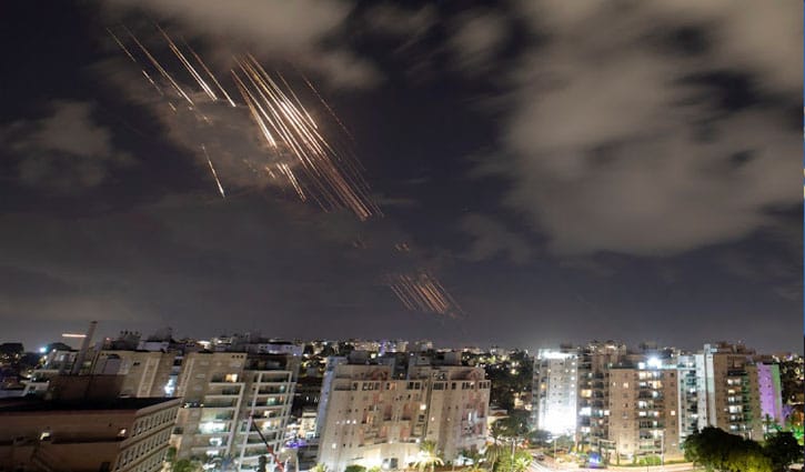 Israel begins new round of attacks on Iran Israel begins new round of attacks on Iran