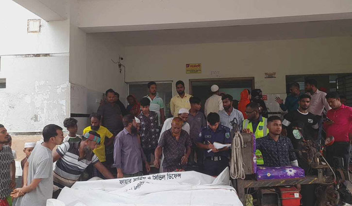 Father, son among 5 killed as bus hits Mahindra in Faridpur