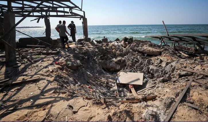 95 Palestinians killed as Israel bombs Gaza cafe, school, aid hubs
