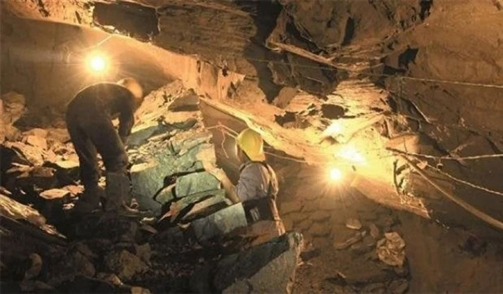 Sudan gold mine collapse kills 11