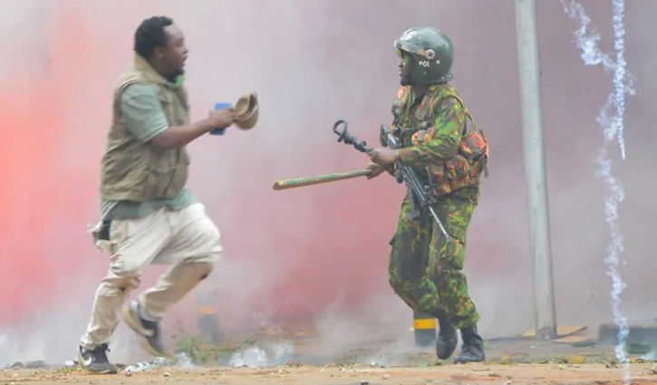 8 killed as anti-government protests rock Kenya