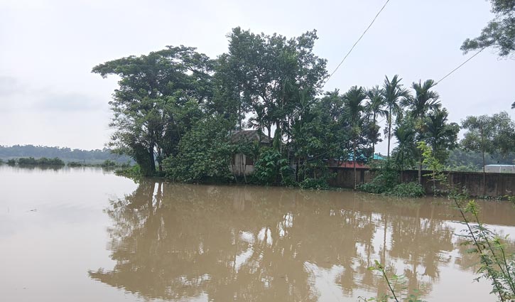 Waterlogging in low-lying areas of Moulvibazar, 5,000 marooned 