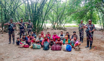 BSF pushes 20 more into Bangladesh through C’nawabganj border