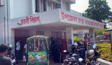 Mother-daughter among 3 killed as covered van smashes bike in Pabna