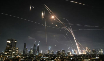 Iran launches waves of missiles at Israel