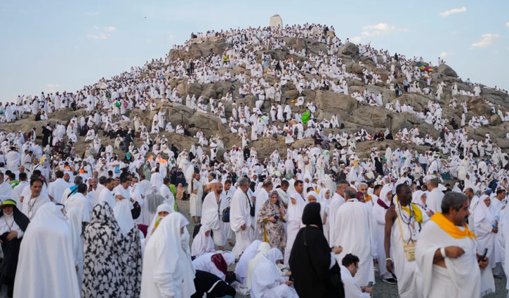 Hajj pilgrims at Arafat 
