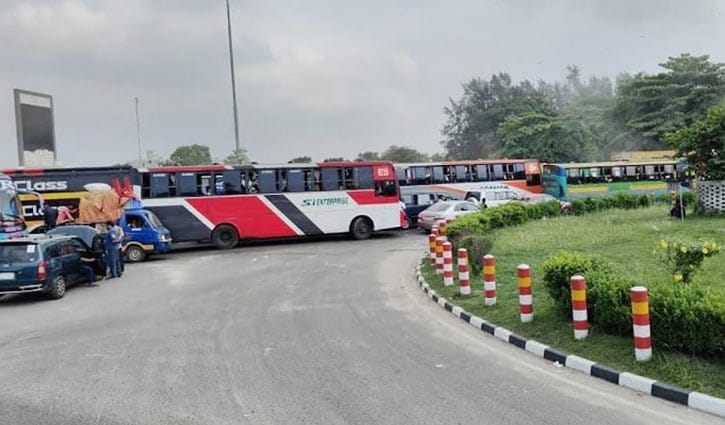 14km tailback on Dhaka-Tangail Highway 14km tailback on Dhaka-Tangail Highway
