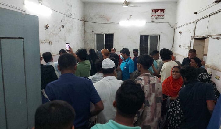 নরসিংদীতে বিএনপি-ছাত্রদল সংঘর্ষ, গুলিবিদ্ধসহ আহত ৩