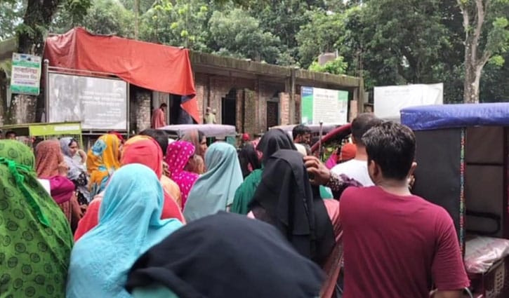 টাঙ্গাইলে ট্রাকের চাকায় পিষ্ট হয়ে নারীর মৃত্যু টাঙ্গাইলে ট্রাকের চাকায় পিষ্ট হয়ে নারীর মৃত্যু