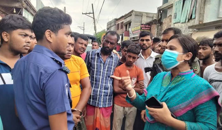 খুলনায় মরা গরুর মাংস জব্দ, গ্রেপ্তার ২, জরিমানা খুলনায় মরা গরুর মাংস জব্দ, গ্রেপ্তার ২, জরিমানা