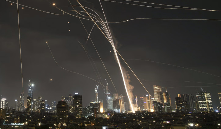 ইসরায়েলকে রক্ষায় কোমরবেঁধে নেমেছে যুক্তরাষ্ট্র