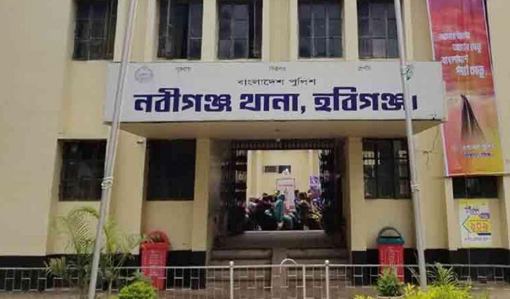 চলন্ত বাসে কলেজছাত্রীকে সংঘবদ্ধ ধর্ষণের অভিযোগ, চালক আটক